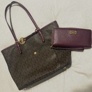 MK Jet Set Snap Pocket Tote Lg and Wristlet Combo